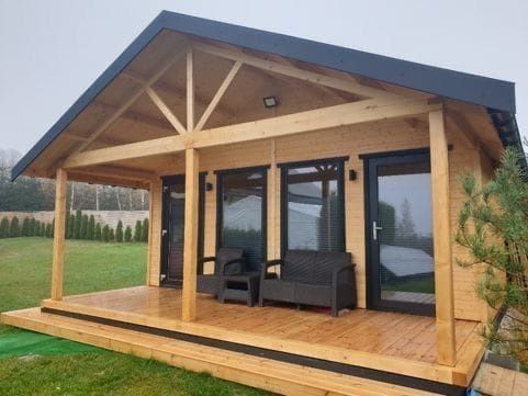 facem căsuțe din lemn