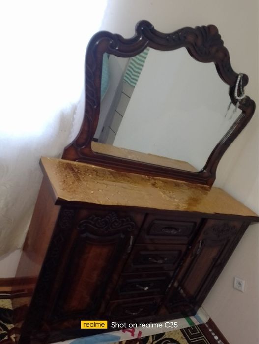 Продается зеркало хорошо состояние