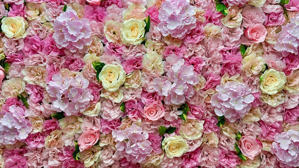 Фотозона из цветов баннер