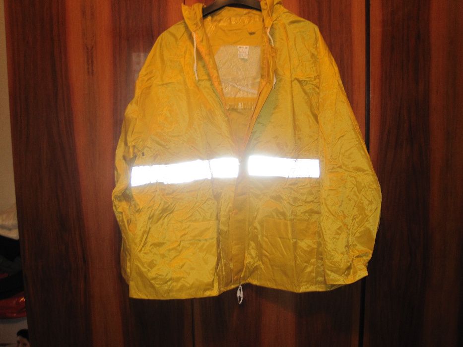 Водоустойчив костюм - размер Л