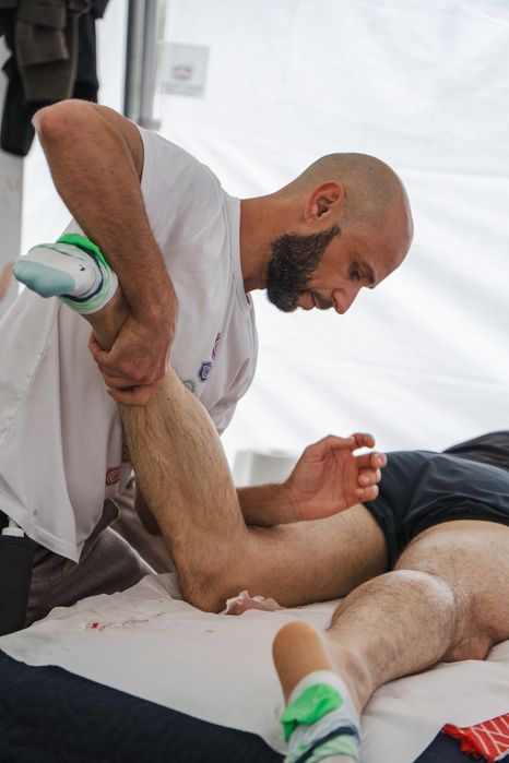 Masaj profesionist -terapeuric, de relaxare, anticelulitic, reflexoterapie, recuperare ușoară, la domiciliu.