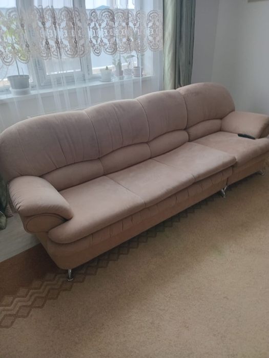 Продаётся большой угловой диван