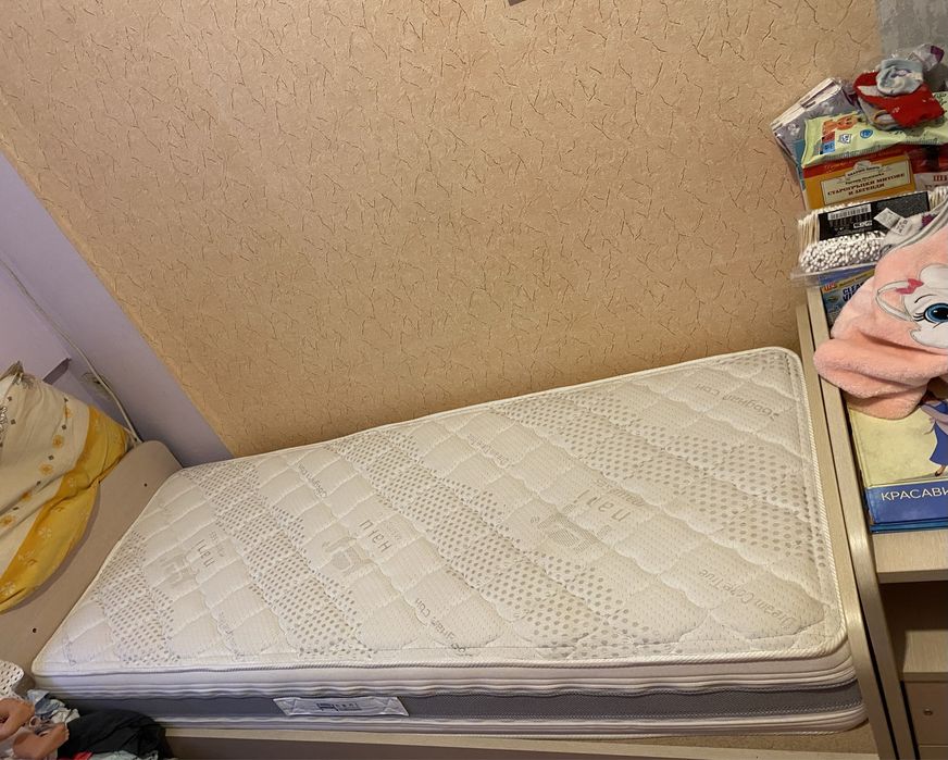 Продавам ново креватче 3 в 1 Bertoni с ново матраче