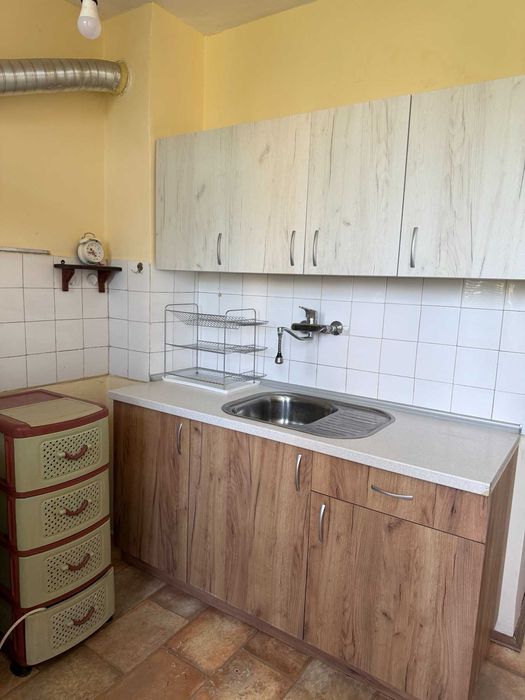 Продавам 4ри стаен апартамент