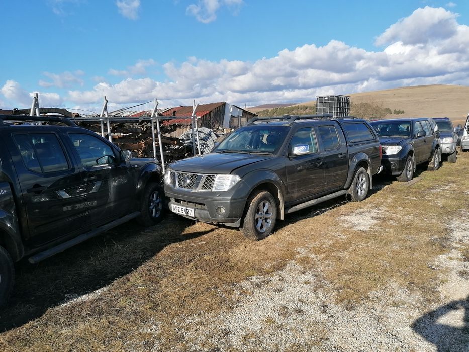 Dezmembrez nissan navara pathfinder