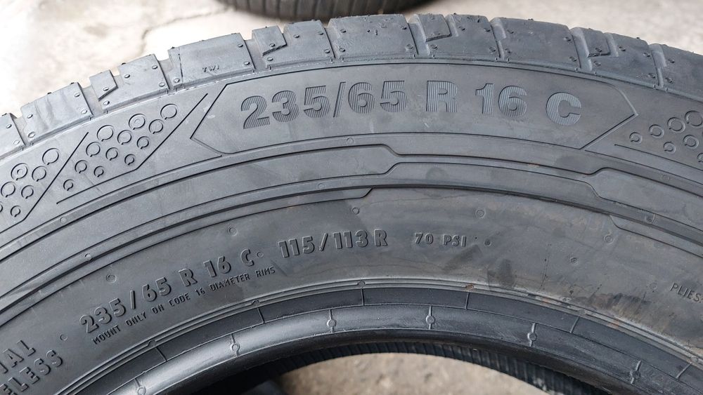 Нови гуми 235 65 16 C Continental ContiVanContact 4 броя
