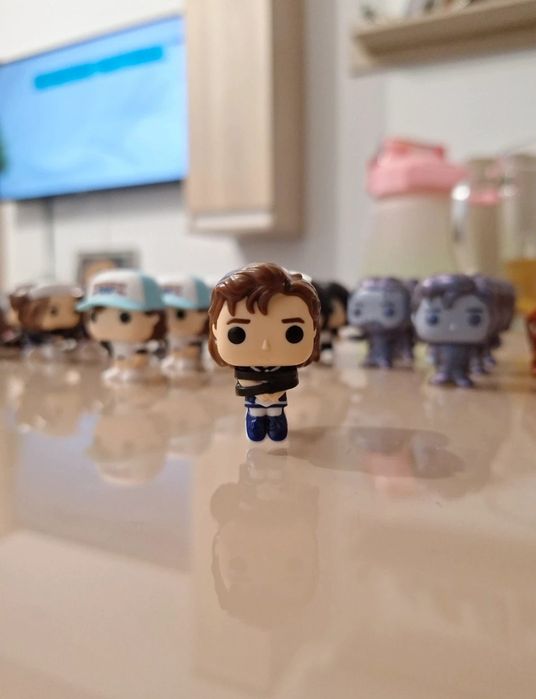 Stranger Things figurina kinder joy - Steve & Robin