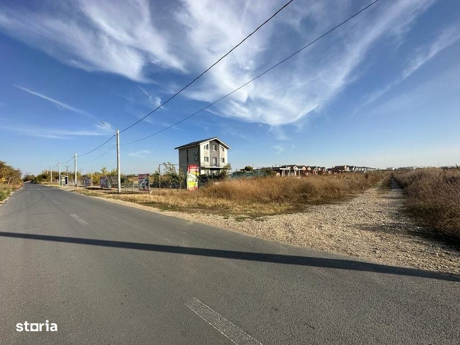 OTOPENI - Teren intravilan - 11,036 mp  - front 15,2 ml