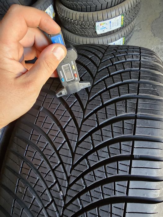 2 anvelope allseason ca noi 255 40 21 Goodyear 8mm 2024