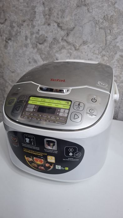Продам мультиварку.