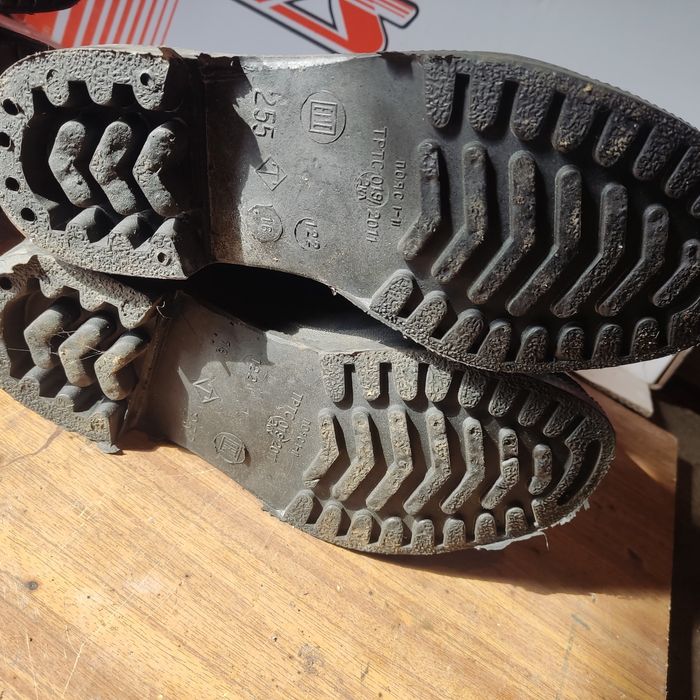 Спец ботинки и резиновые сапоги