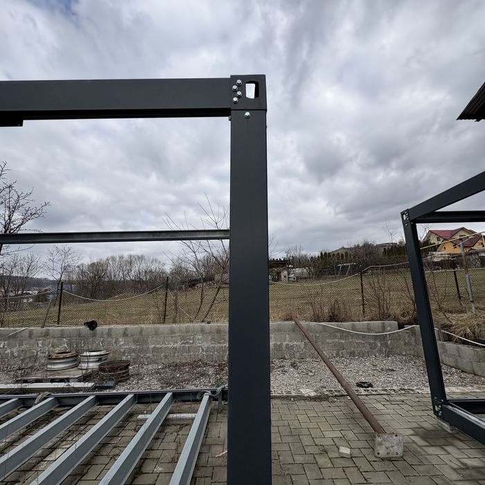 Vând structură metalică pentru container,din tabla zincata de 3 mm
