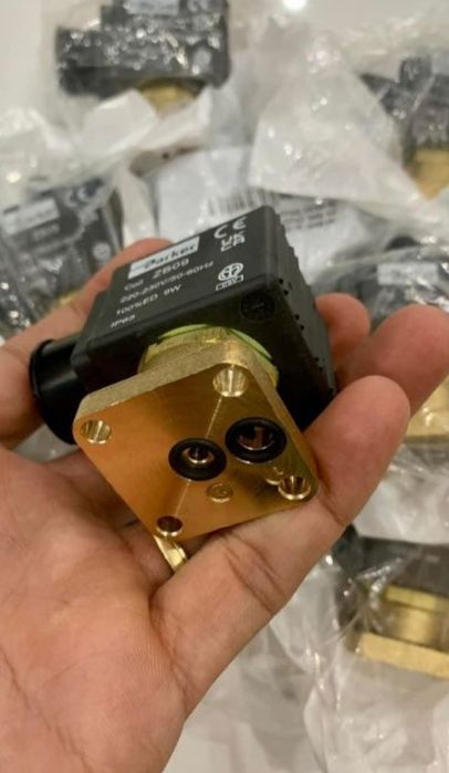 Ключалки за Вендинг Машини и адаптори