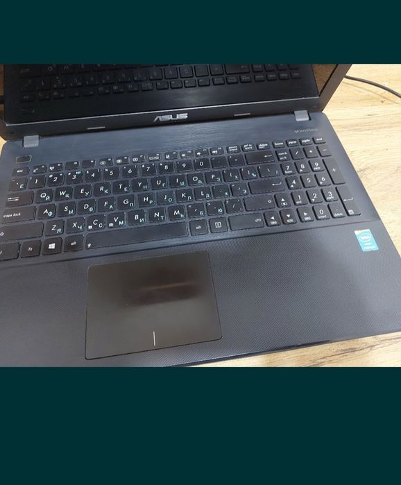 Noutbok Asus sotiladi