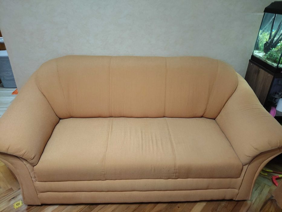 Канапета (двойка и тройка) и холна маса