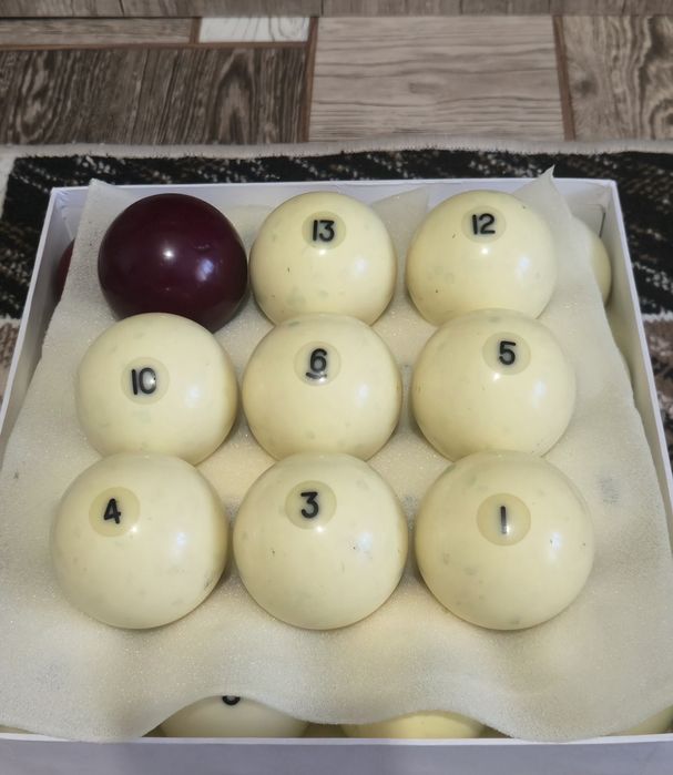 Комплект шаров для бильярда. Торг. Срочно