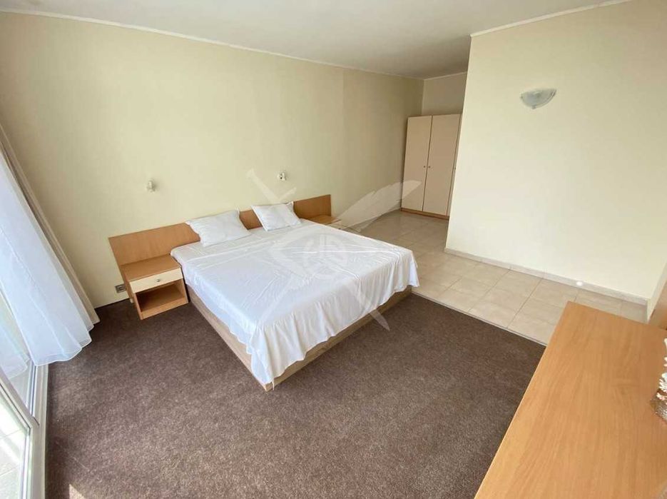 Продава се Двустаен апартамент в к.к. Слънчев бряг - 80 кв.м за 850 €/кв.м - Снимка #4