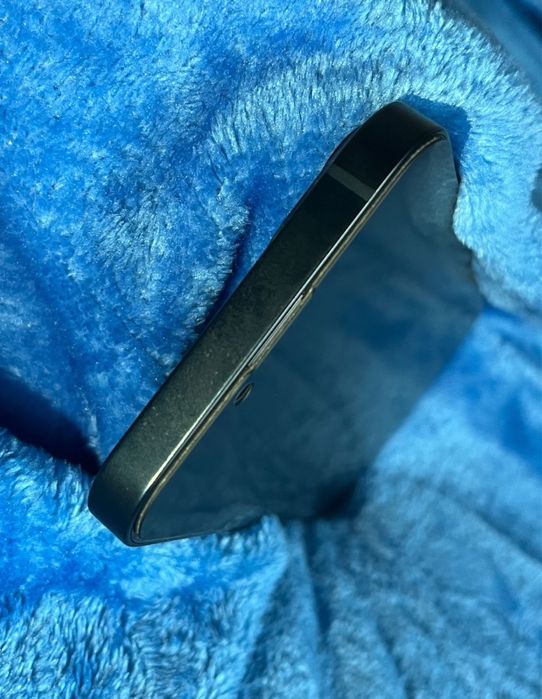 Продам Iphone 13 на 128