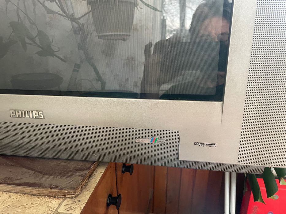 Телевизор PHILIPS