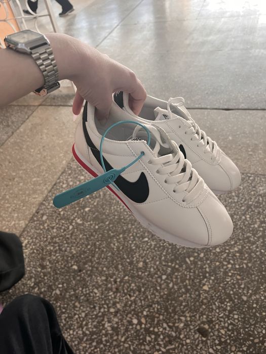 кроссовки 36-37 размер