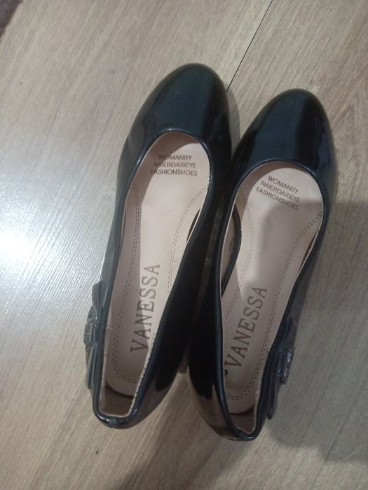 Poshnali tufli ayol qizlar uchun