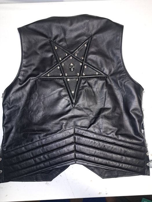 Vand veste piele model moto-rock, pret pe bucata, marime 50-52.