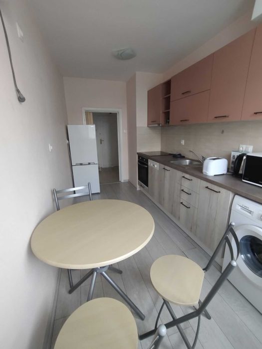 Дава се под наем Двустаен апартамент в Пловдив, Младежки Хълм - 76 кв.м за 590 € - Снимка #1