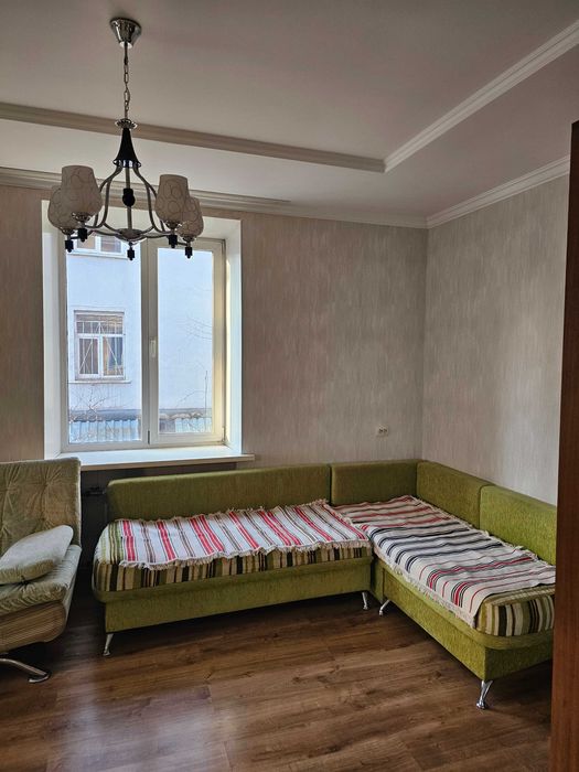 3х-комн квартира Менделеева 1