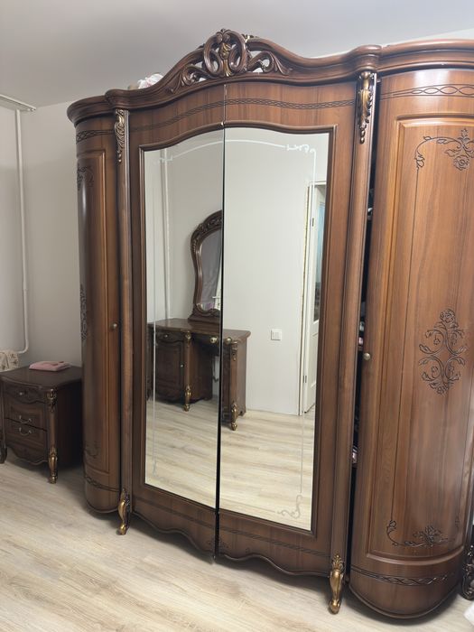 Спальный гарнитур