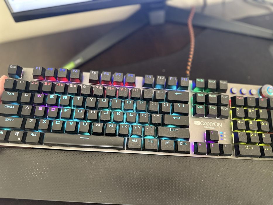 Продавам геймърски компютър с гаранция!