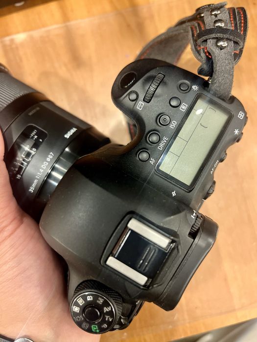 Фотоаппарат Canon 6D mark2