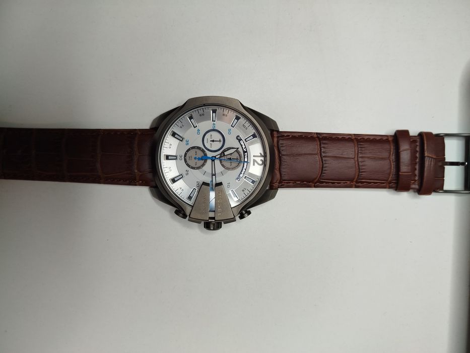 Оригинальные часы Diesel из серии Mega Chief