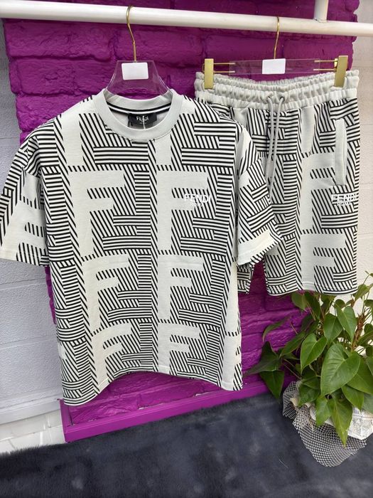 Modele noi pe stoc compleu