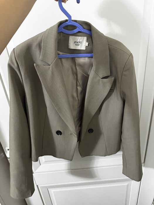 Укороченный пиджак