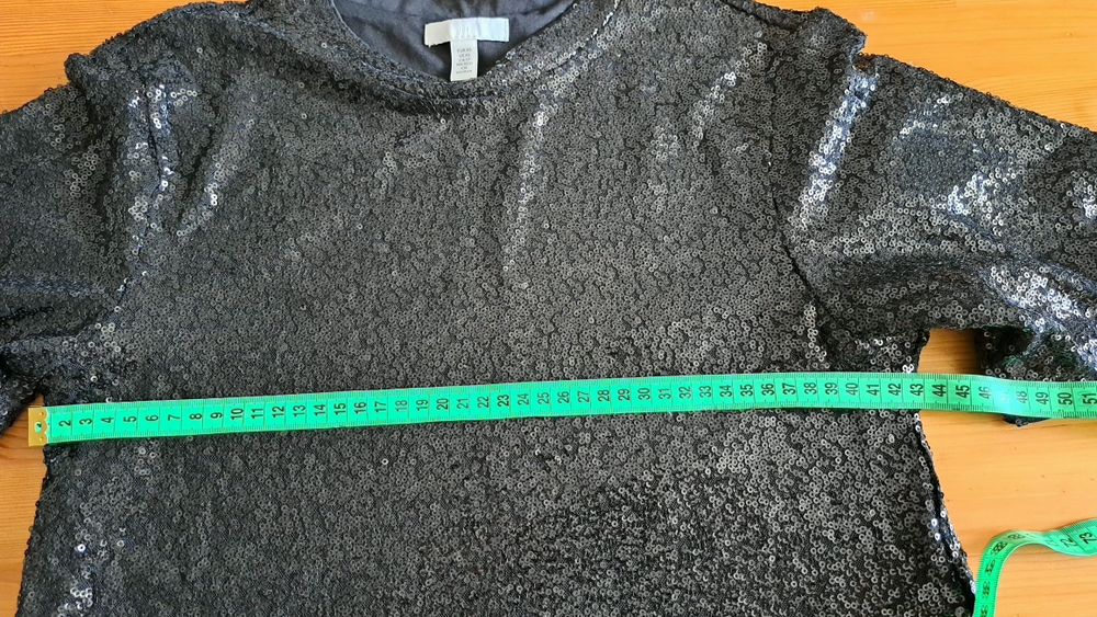 Top negru cu paiete, H&M, XS, nou fara eticheta