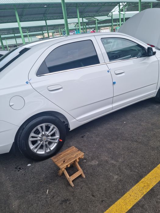 Машина коболт сотилади