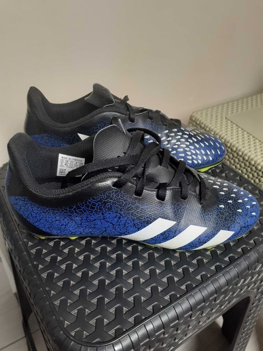 Детси бутонки Предатор