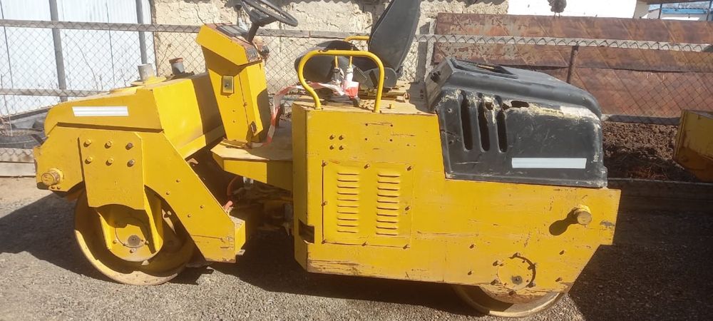 Продам вальцовый каток с вибратором 1,5 тн