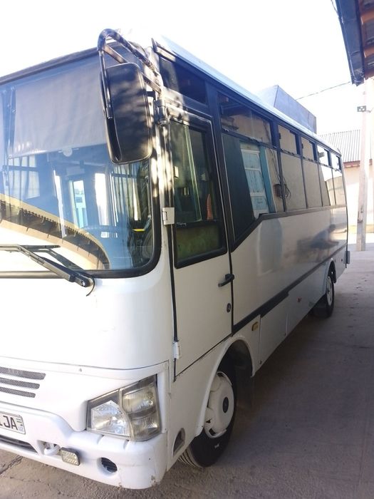 Isuzu avtobus sotiladi