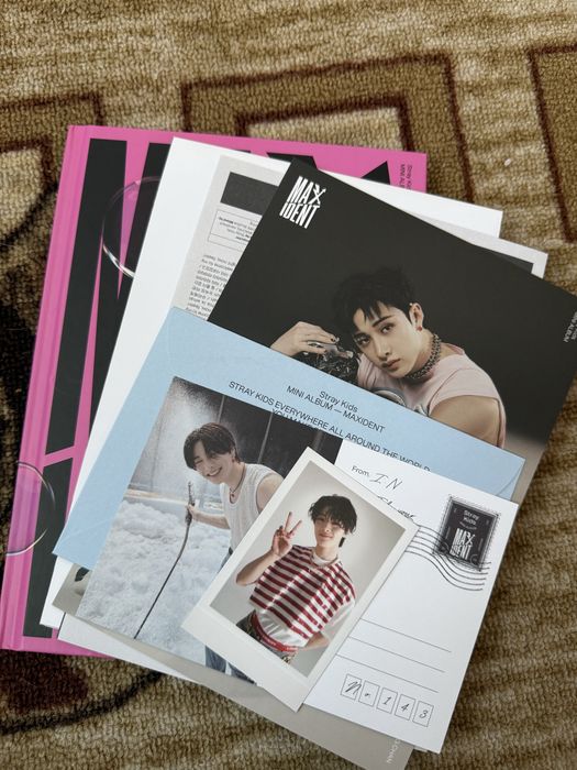 официални албуми и фотокартички