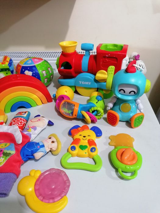 Lot jucării bebe