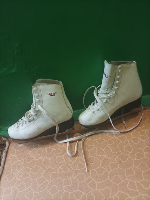 Коньки женские 39