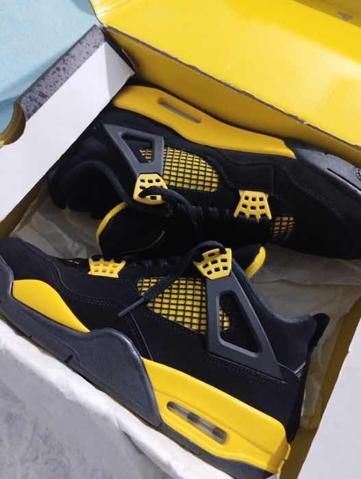 Jordan 4 yellow thunder