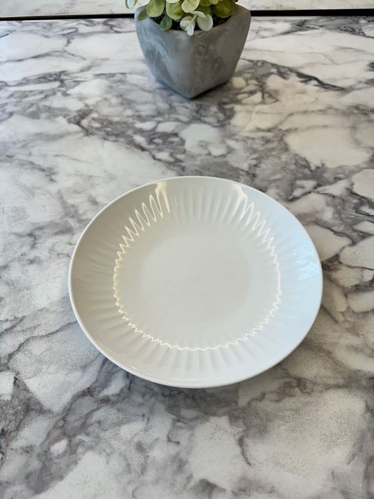 Vand farfurii pentru restaurant, fel de baza si supa