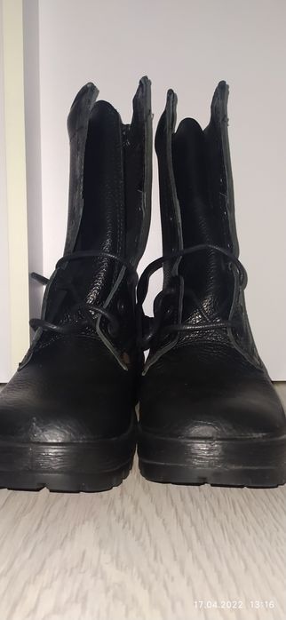 Ботинок с высоким бердцем