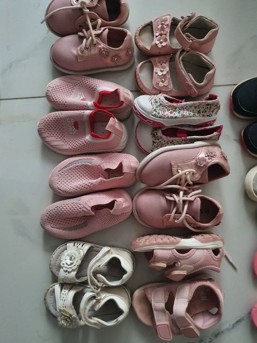 Incaltaminte pt fetite,nr 20,sunt 9 perechi,120 lei toate