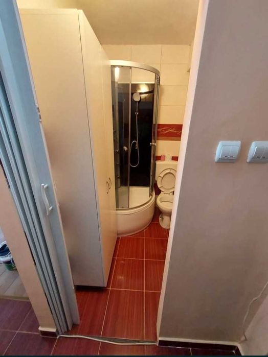 Închiriez garsonieră