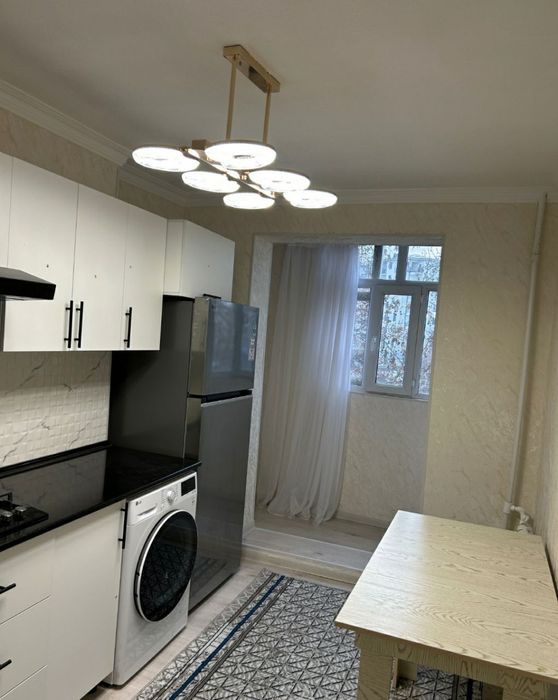 Chilonzor novza metro oldida kvartira