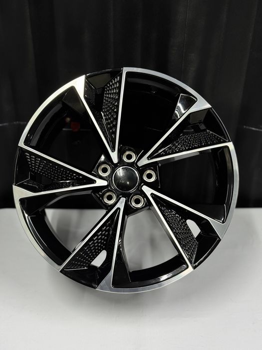 18/5х112 ауди новый комплект дисков