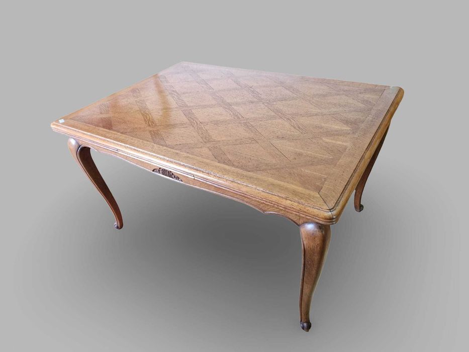 Трапезна разтегателна дъбова маса с интарзия в стил "ЛУИ XV"